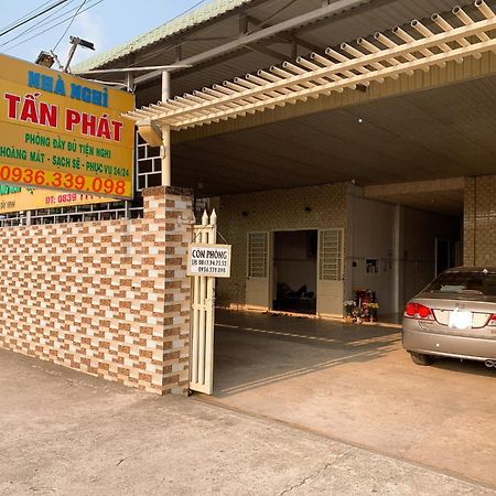 Hotel Nhà Nghỉ TáN PháT Ap Thanh Son Esterno foto