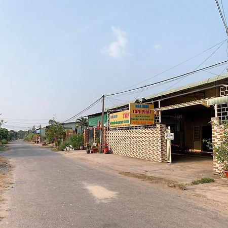 Hotel Nhà Nghỉ TáN PháT Ap Thanh Son Esterno foto