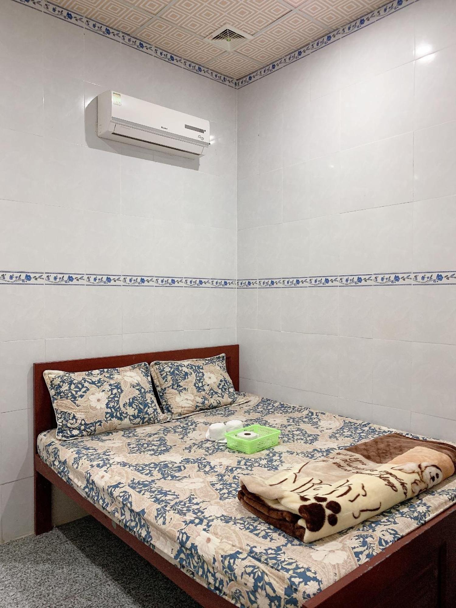 Hotel Nhà Nghỉ TáN PháT Ap Thanh Son Esterno foto